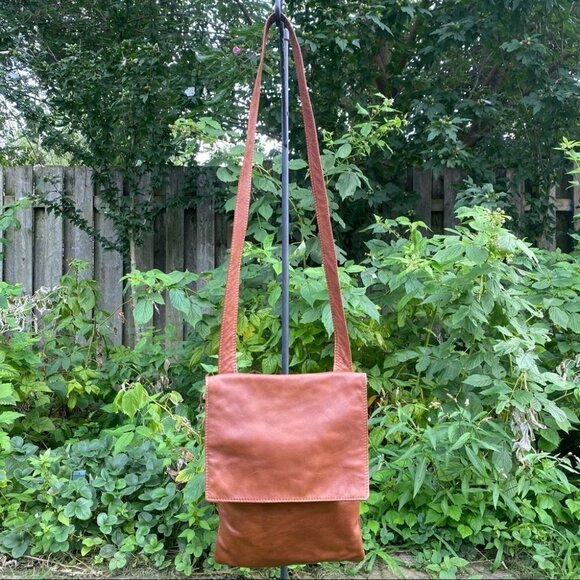 Fierce Canada Brown Faux Leather Crossbody Purse - Picture 10 of 11